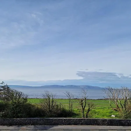 Stoneboat Furbo 펜션